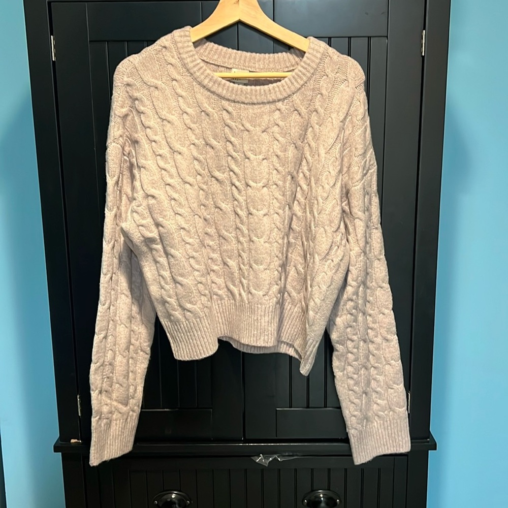 Light pink cropped knit sweater